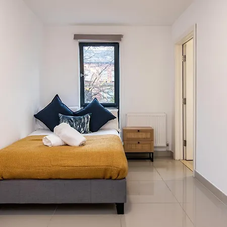 3-br In The Heart Of Leeds Centre