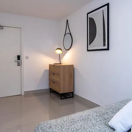 Apartment 3-br In The Heart Of Leeds Centre