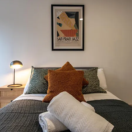 3-br In The Heart Of Leeds Centre Apartment